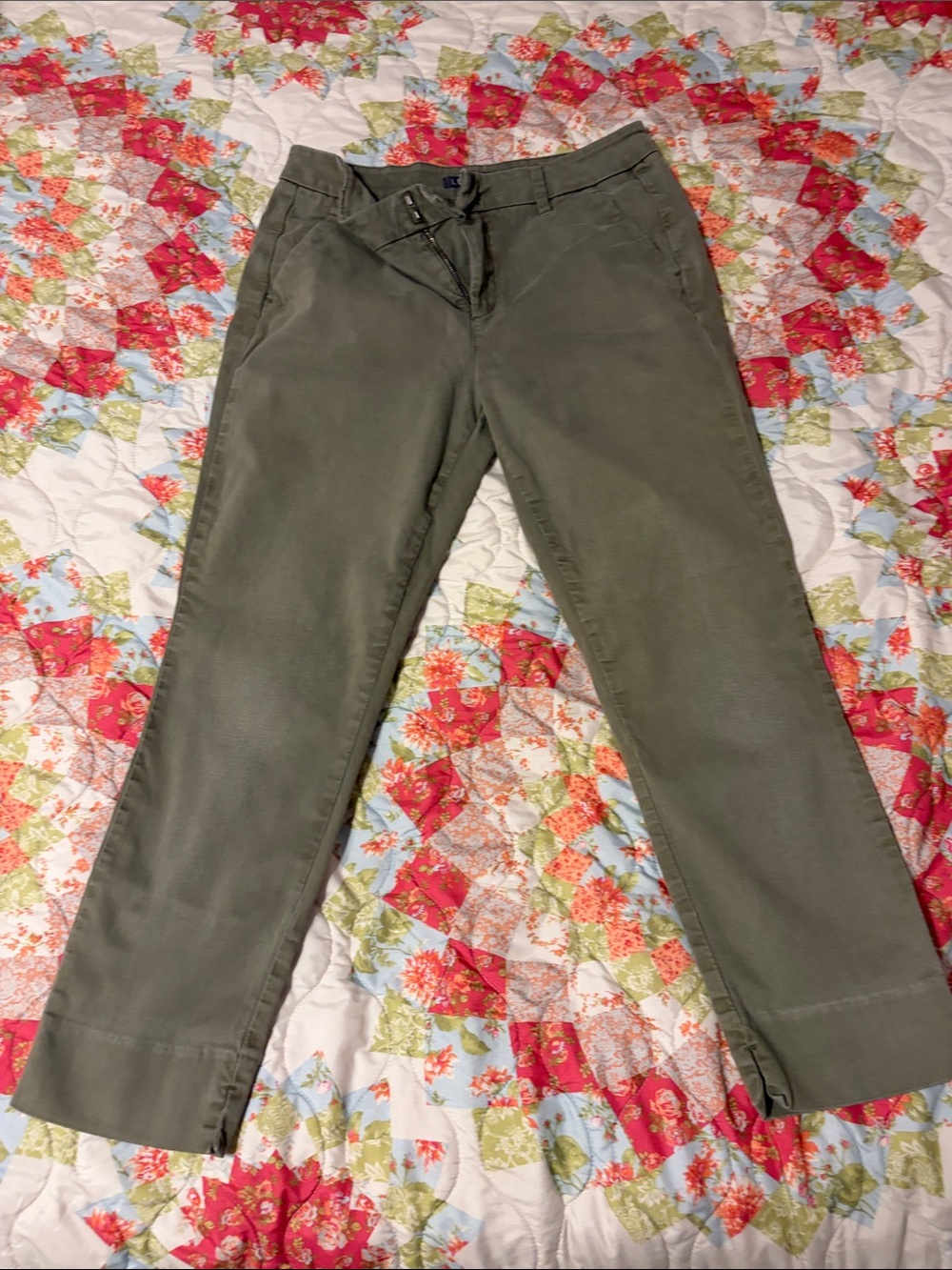 Level 99 woman’s size 28 green trousers